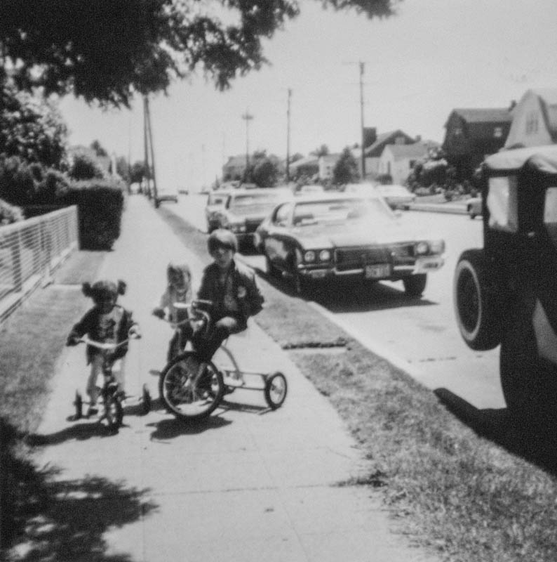 callie sarah and noah at alki