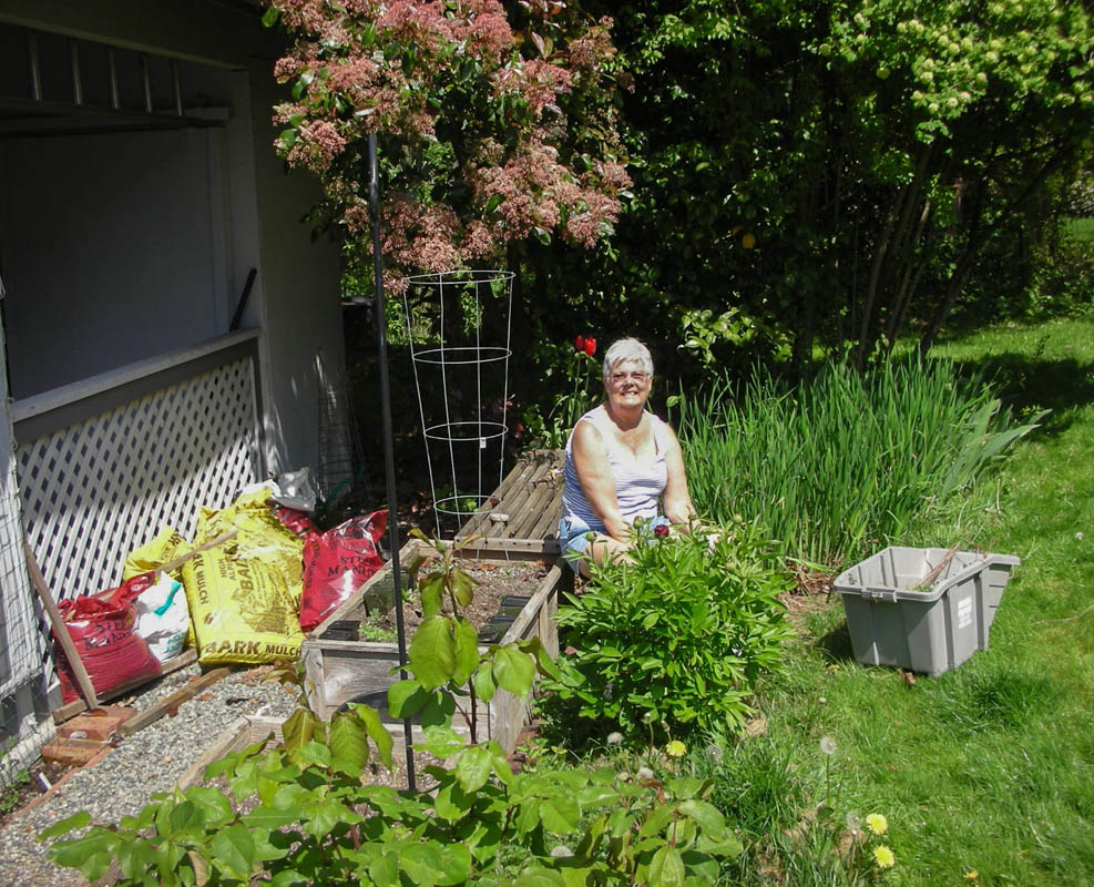 april_stef in back yard