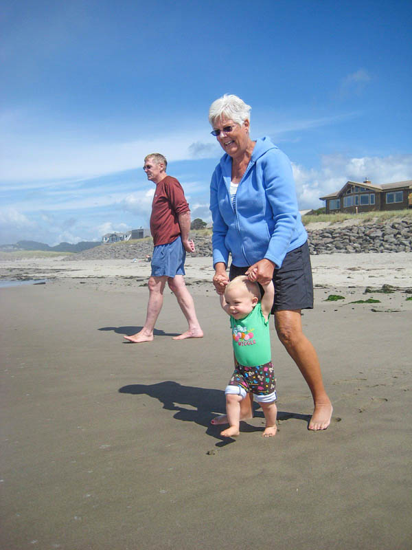 neskowin august 26-28_dennis stef and katie