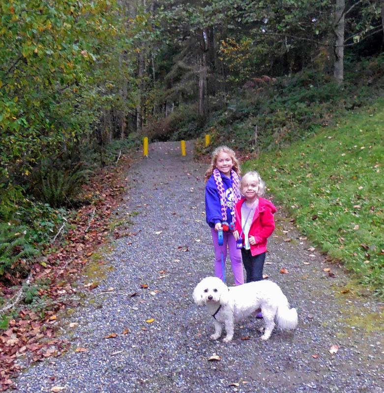 october_maddy katie and alfie at park