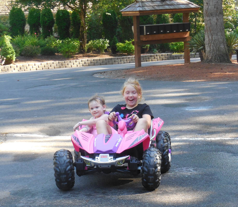 august_mandy and maddy_noah and sandy visit