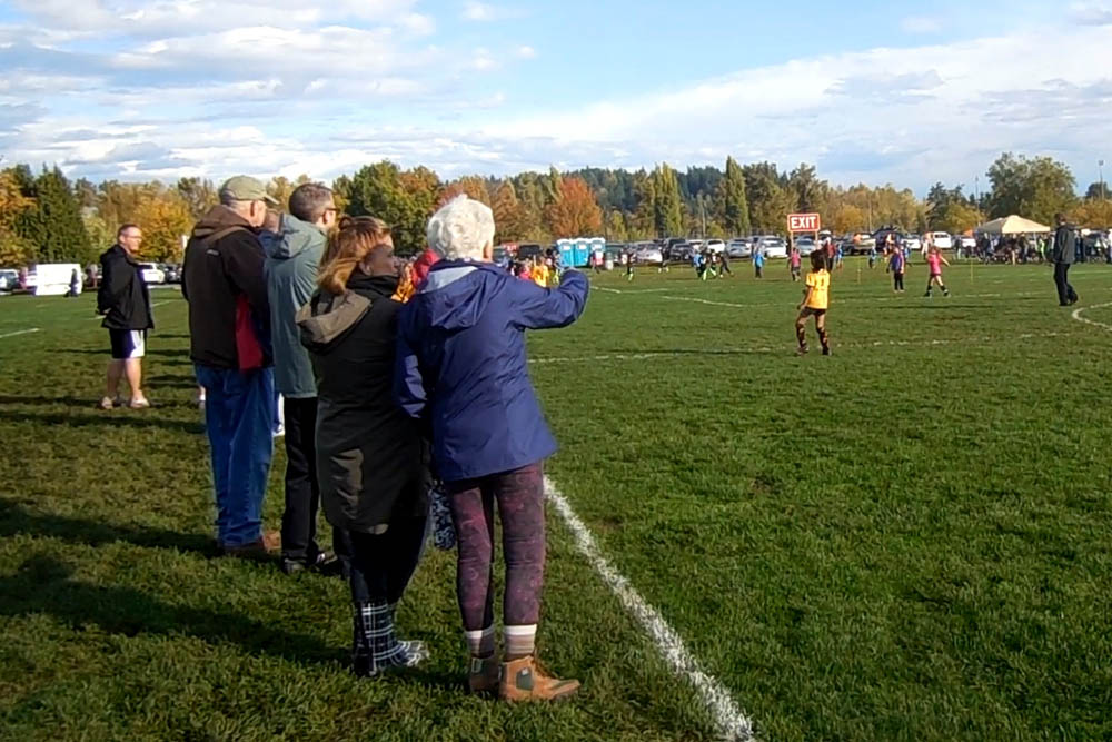 bill andrew darlene stef_maddy soccer