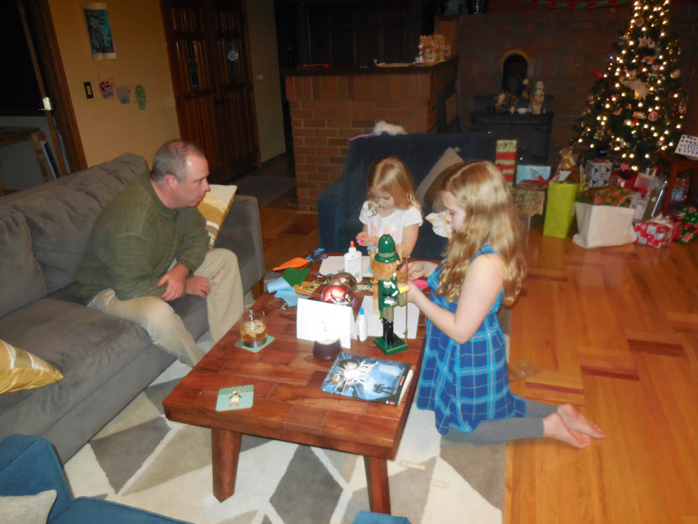 jess katie and maddy_xmas eve