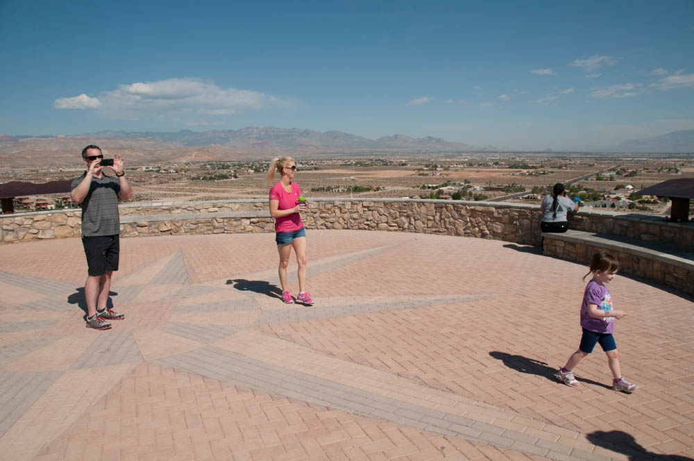 april_noah sandy and mandy at exploration peak park