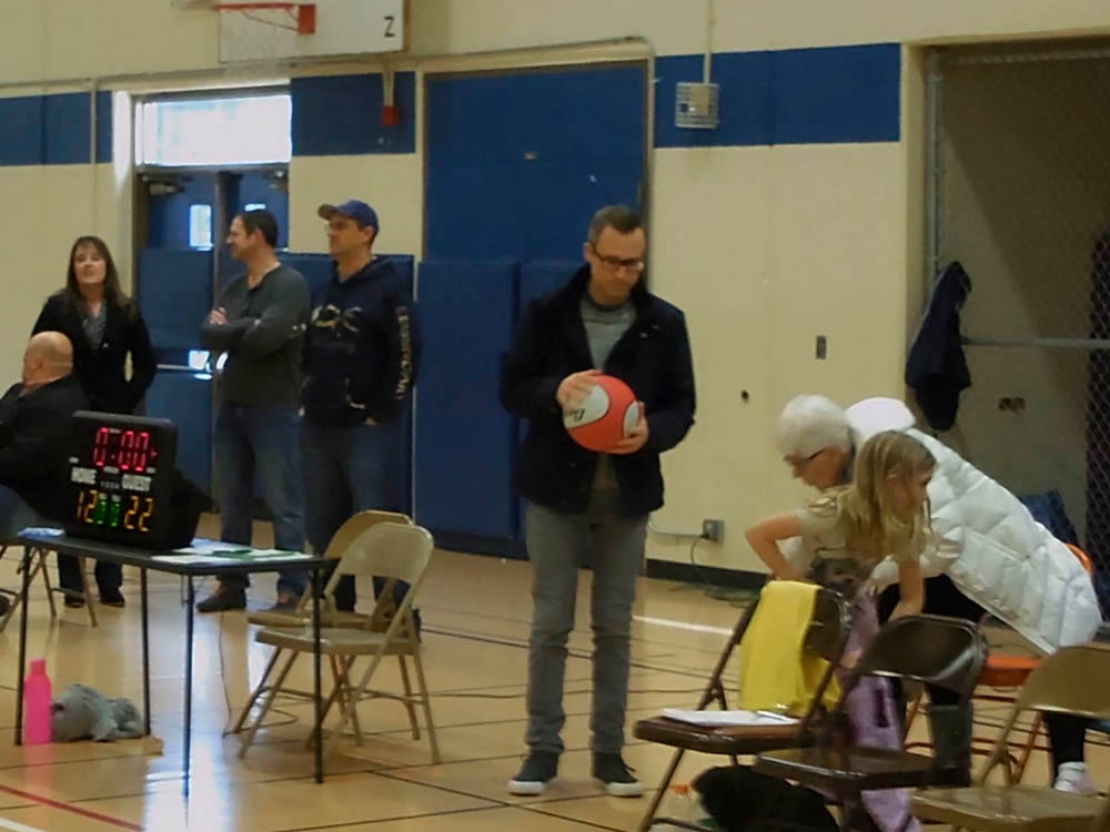 february_andrew stef and katie at maddy basketball 2017