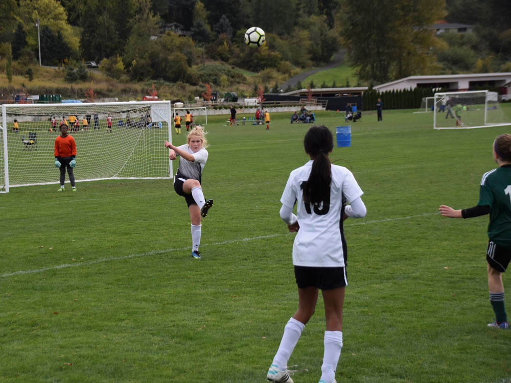 october_maddy soccer 2017