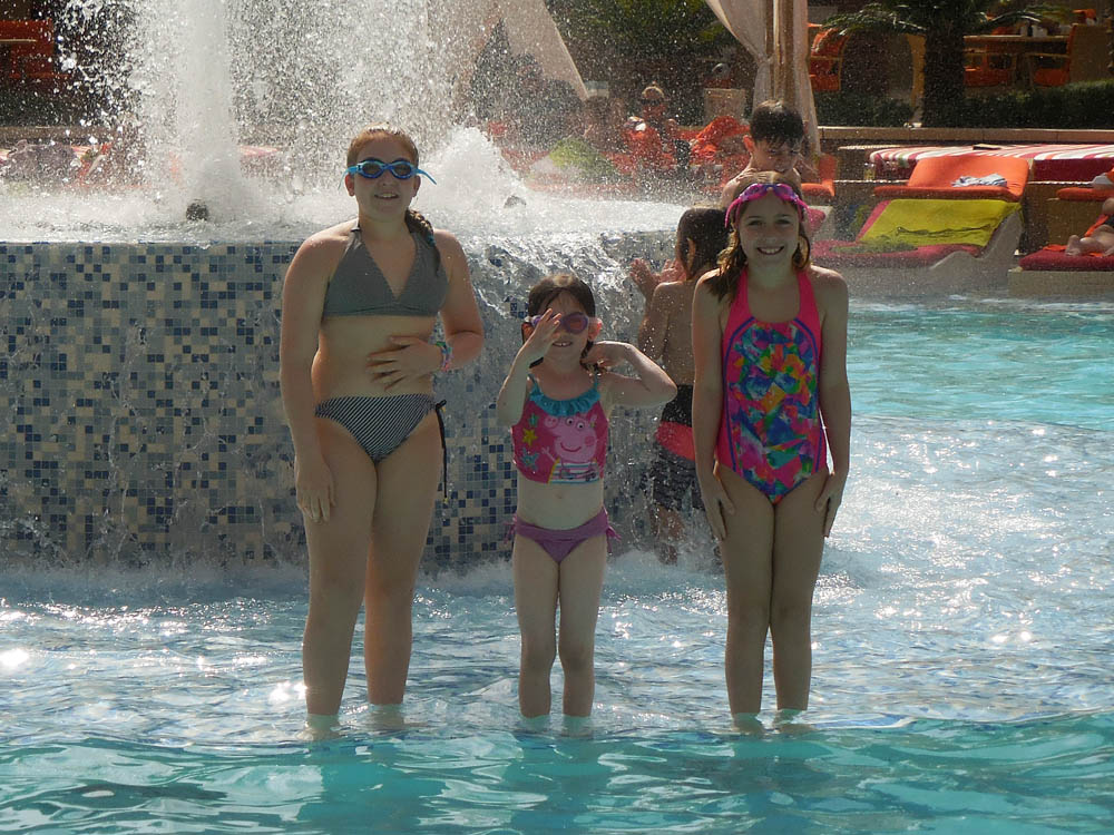 march_maddy mandy and katie at red rock hotel vegas