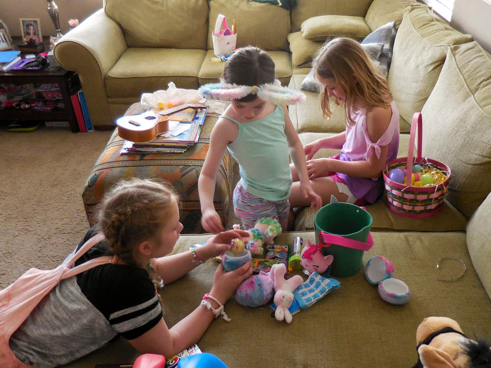 april_maddy mandy and katie at noahs