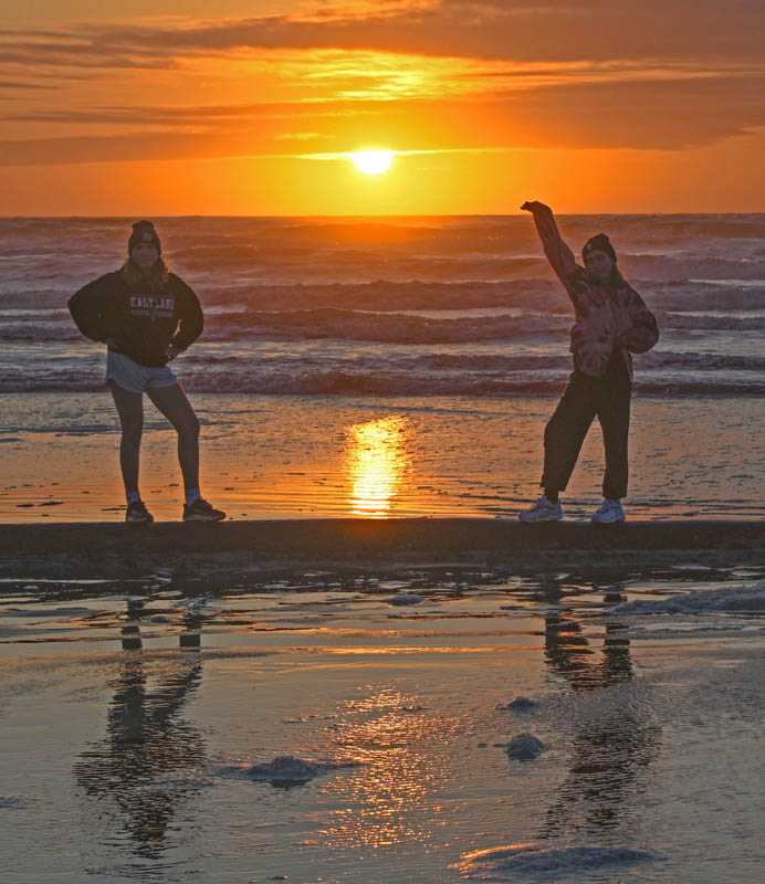 november_maddy and katie at seabrook