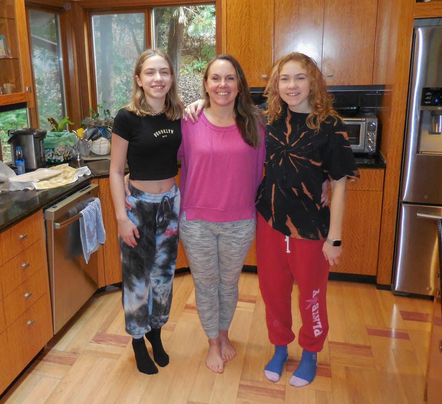 december_katie sarah and maddy at home