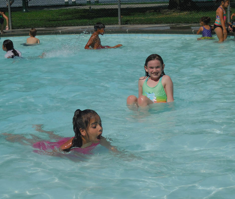 july_mandy at wading pool amon park