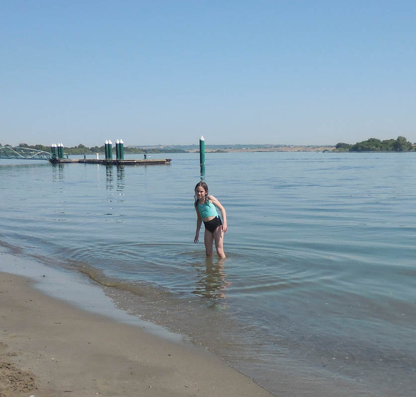 july_mandy at columbia river
