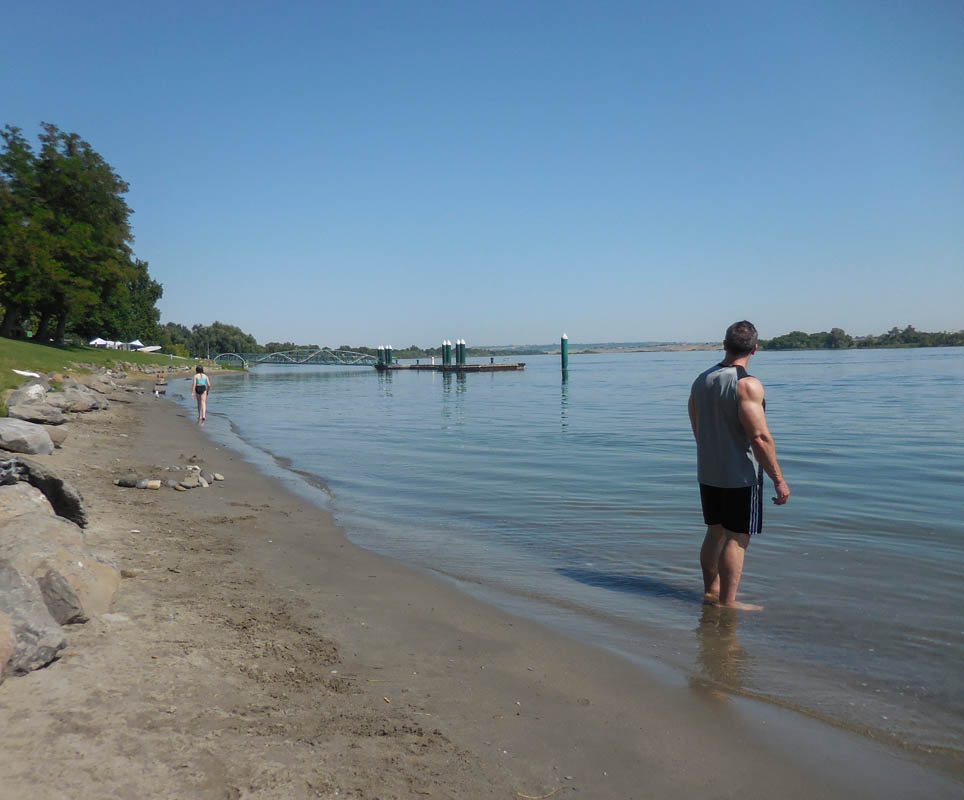 july_mandy and noah amon park columbia river